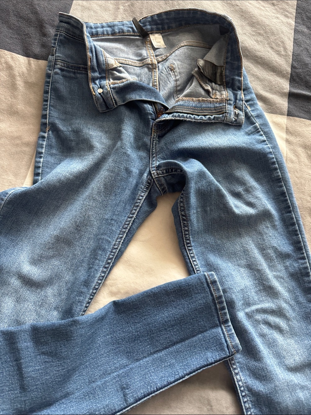 Divided Women's Skinny Jeans in Light Blue Denim